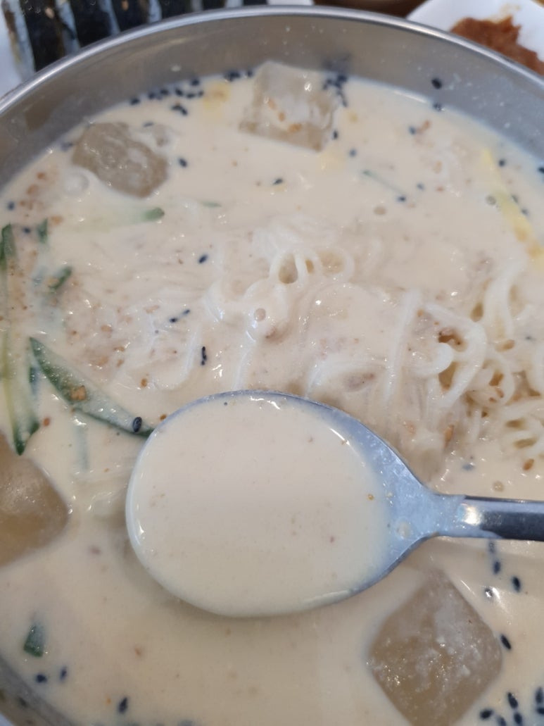 율하동잔치국수 이미지
