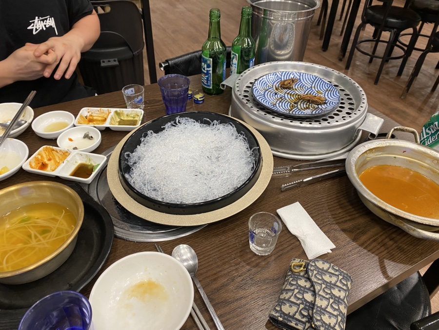 욱이네불타는조개구이 이미지