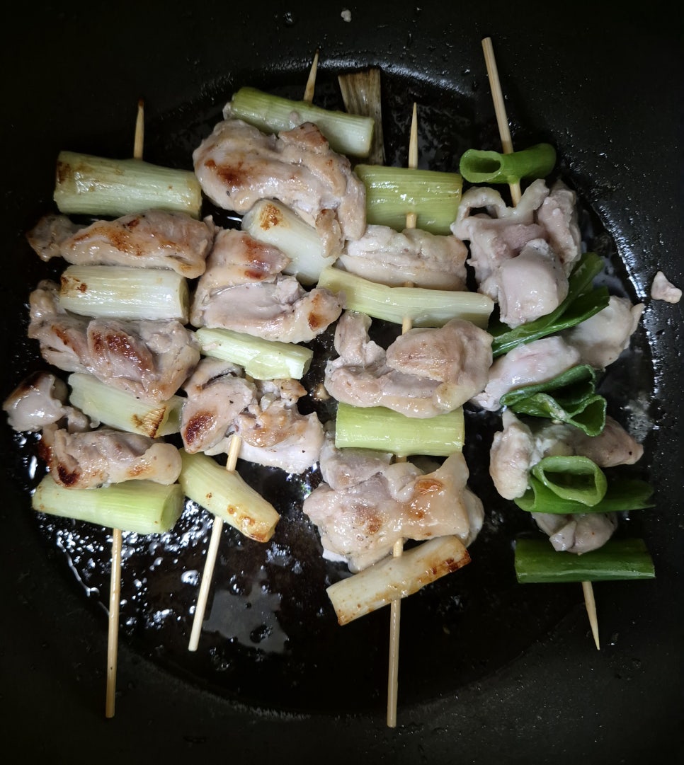 엄지척닭꼬치 이미지