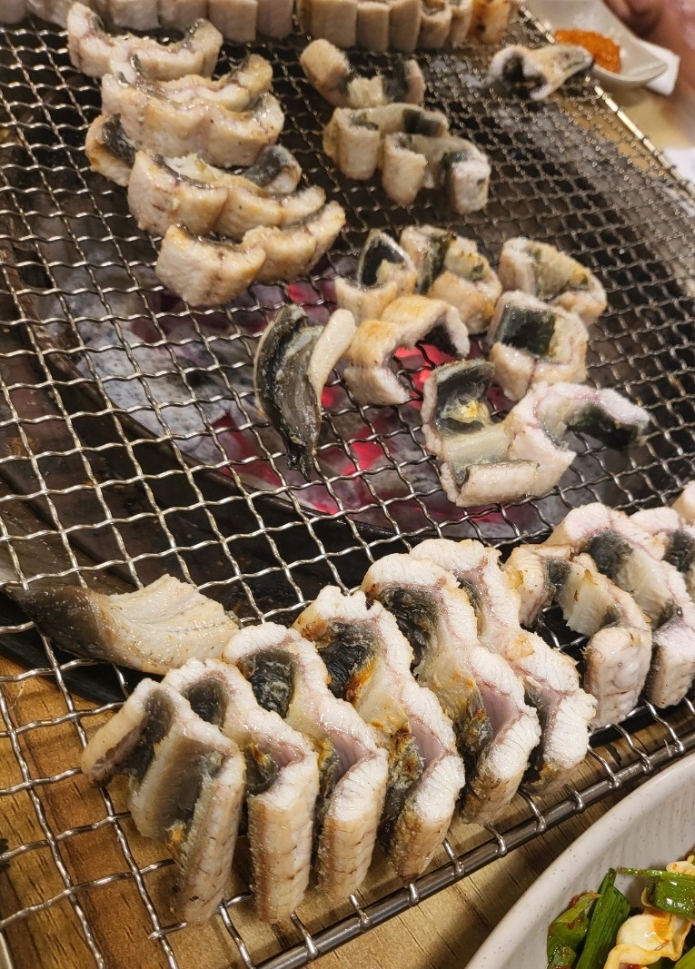 용문장어화로구이 이미지
