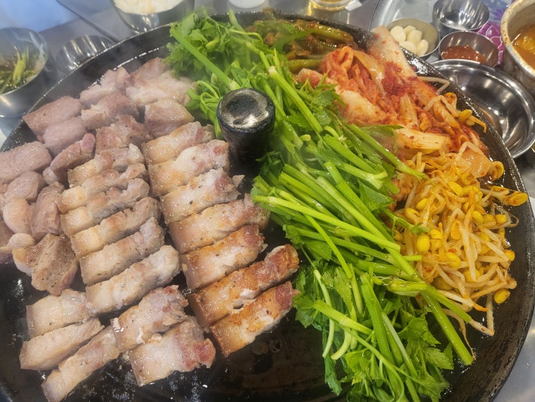 솥뚜껑 이미지