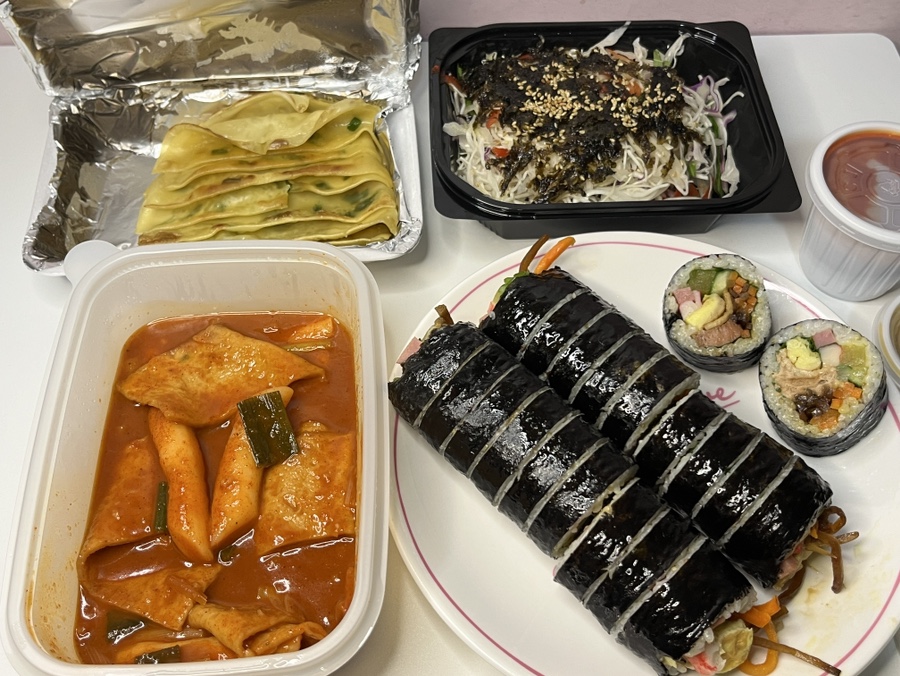 까망김밥 빨강떡볶이 이미지