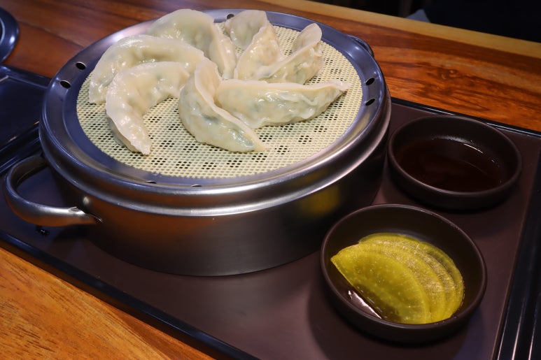 황금밀면 이미지