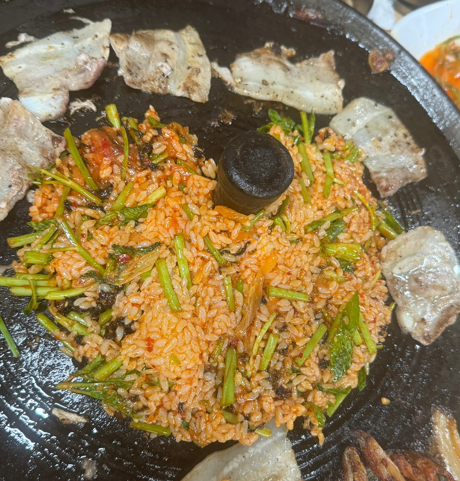 일산미나리솥뚜껑삼겹살 이미지