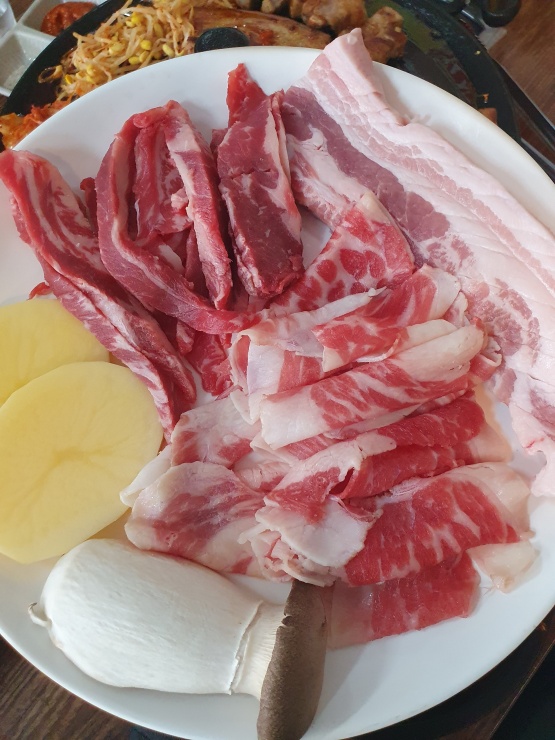 시골솥뚜껑삼겹살 이미지
