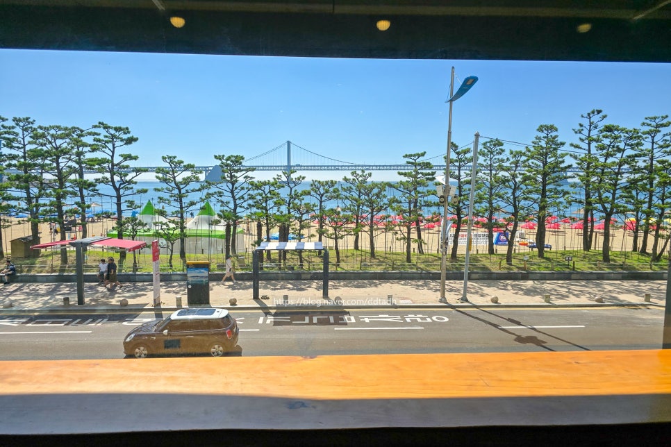 스타벅스 광안비치점 이미지
