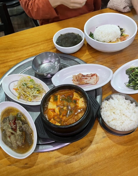 월드신촌 이미지
