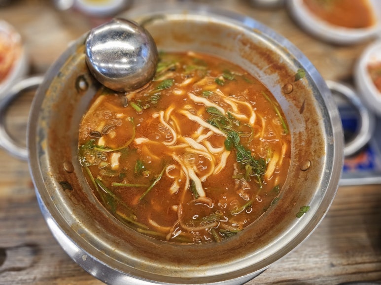돌미나리칼국수 이미지