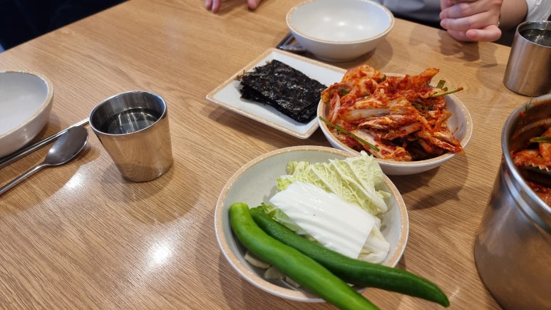 충무칼국수보쌈 이미지