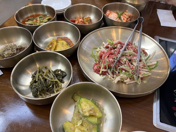 한우육회전문점 필 이미지
