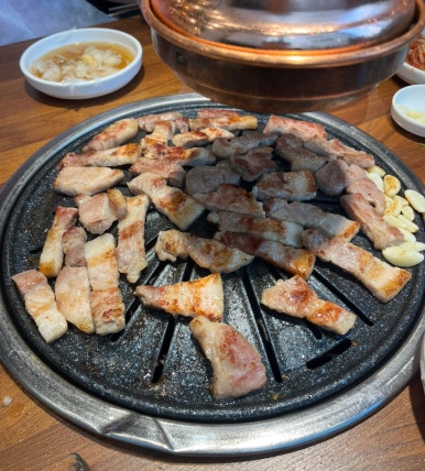 고기싸롱구리 이미지