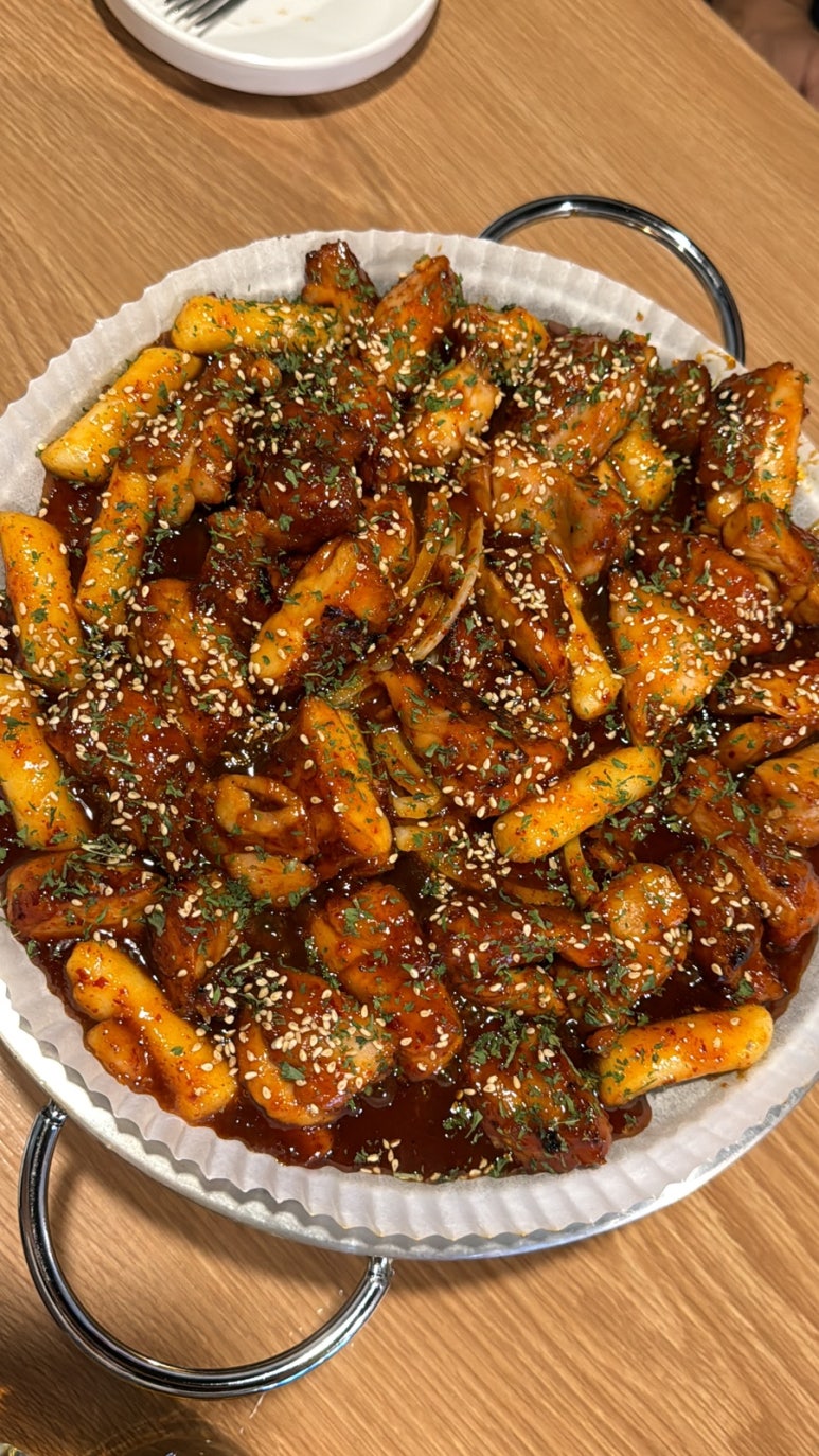 훌랄라참숯치킨 광주금호점 이미지
