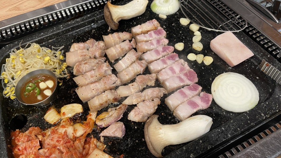 시청흑돼지돈삼겹 이미지