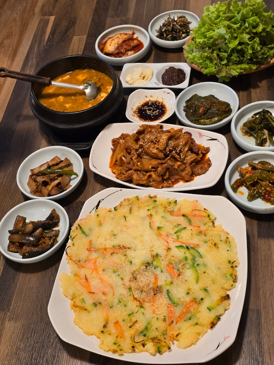 예뜰안 카페 이미지