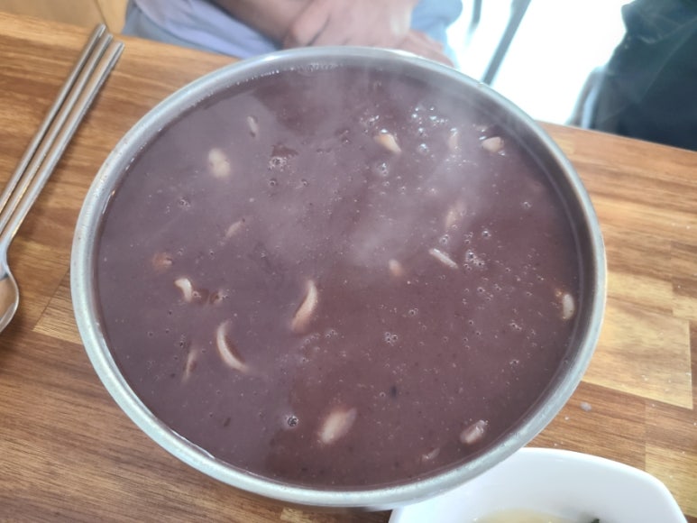 금손팥칼국수 이미지