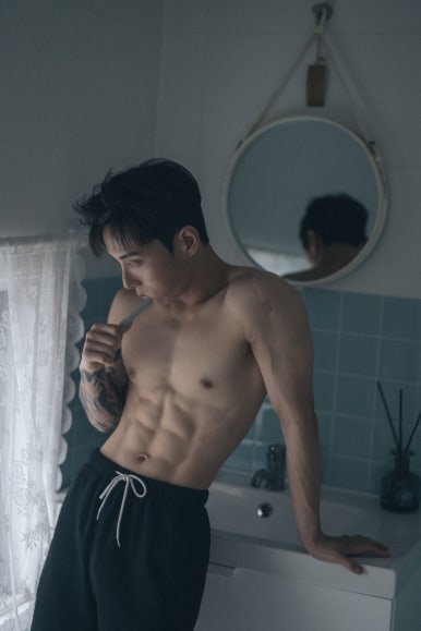아웃바디 이미지
