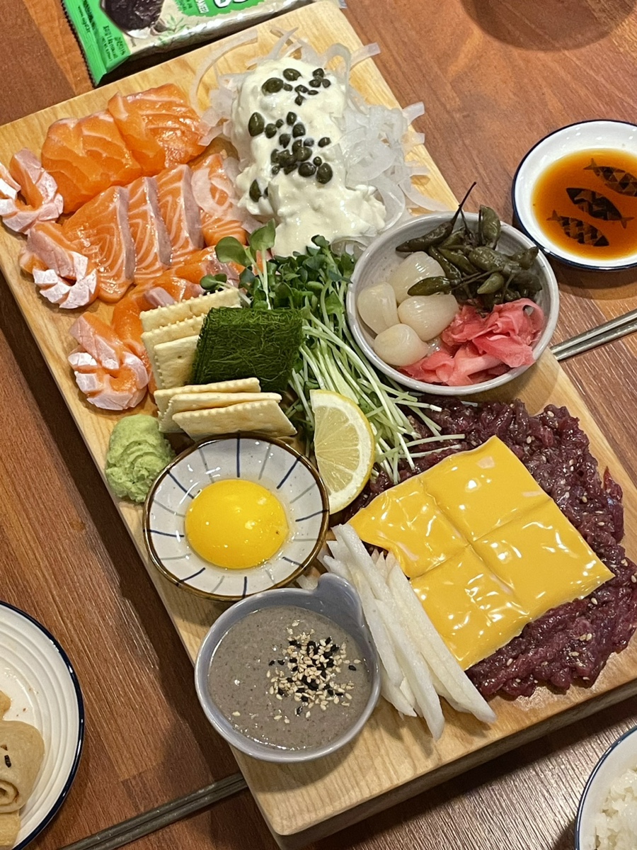 육회왕김연어 이미지