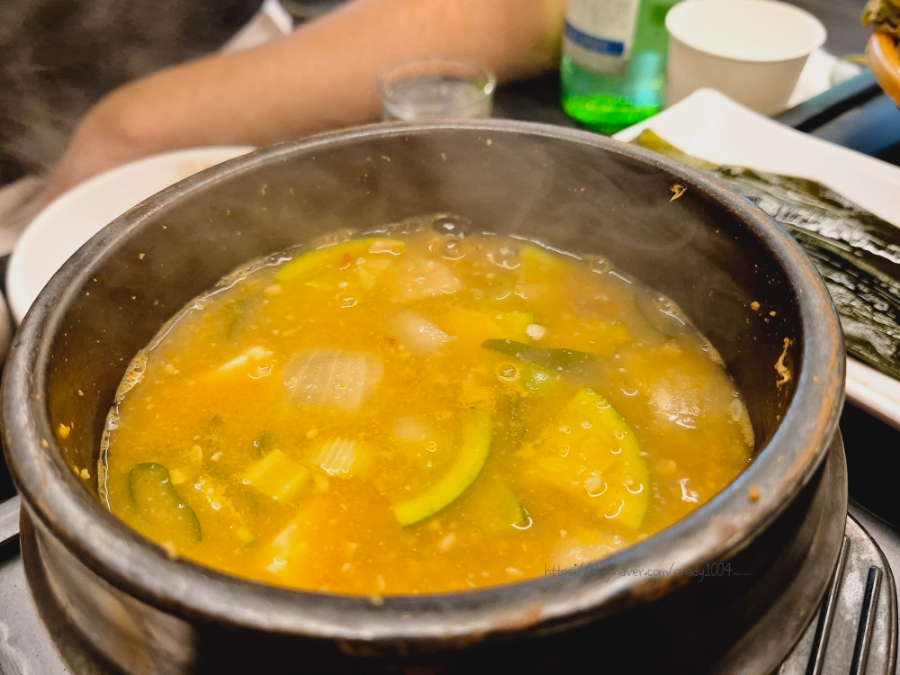 무쇠솥통돼지김치찌개 이미지