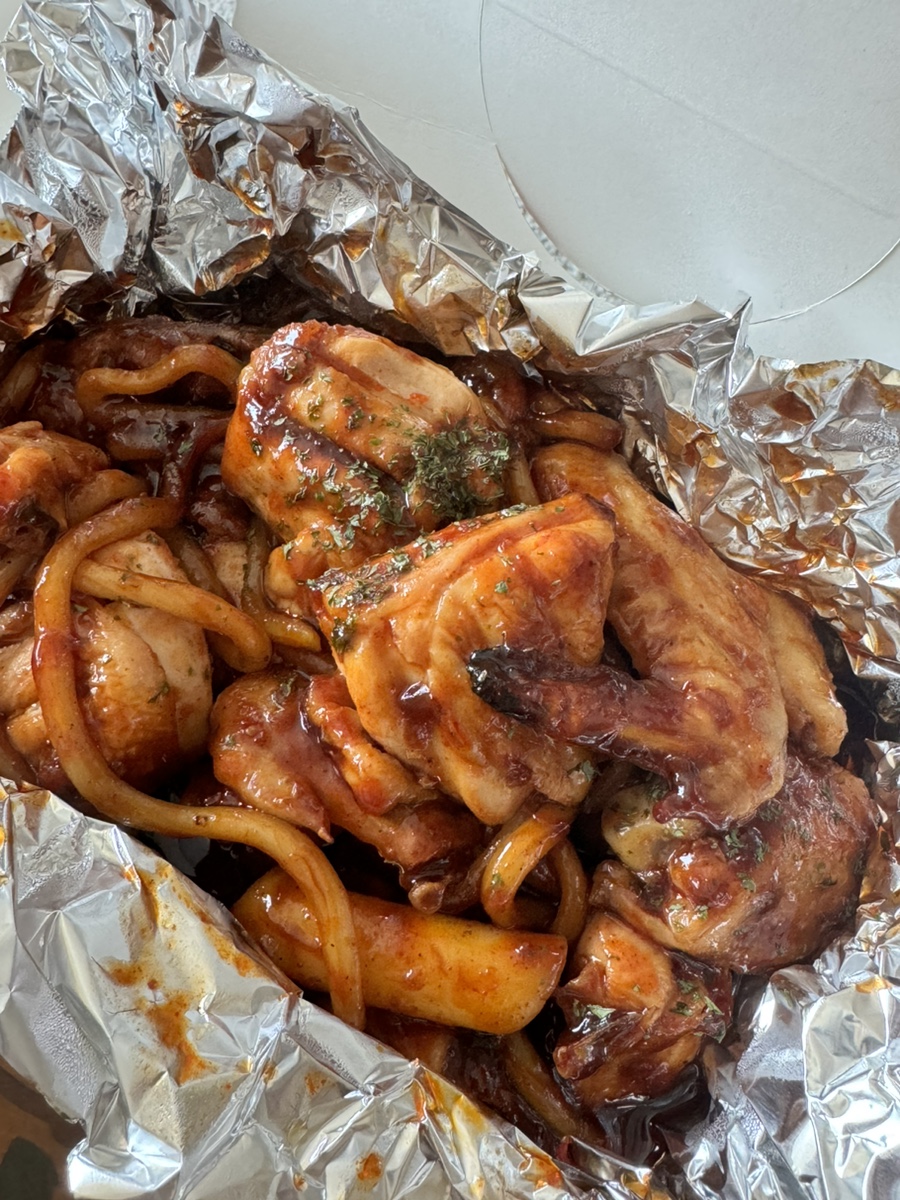 뚱땡이숯불두마리치킨 이미지