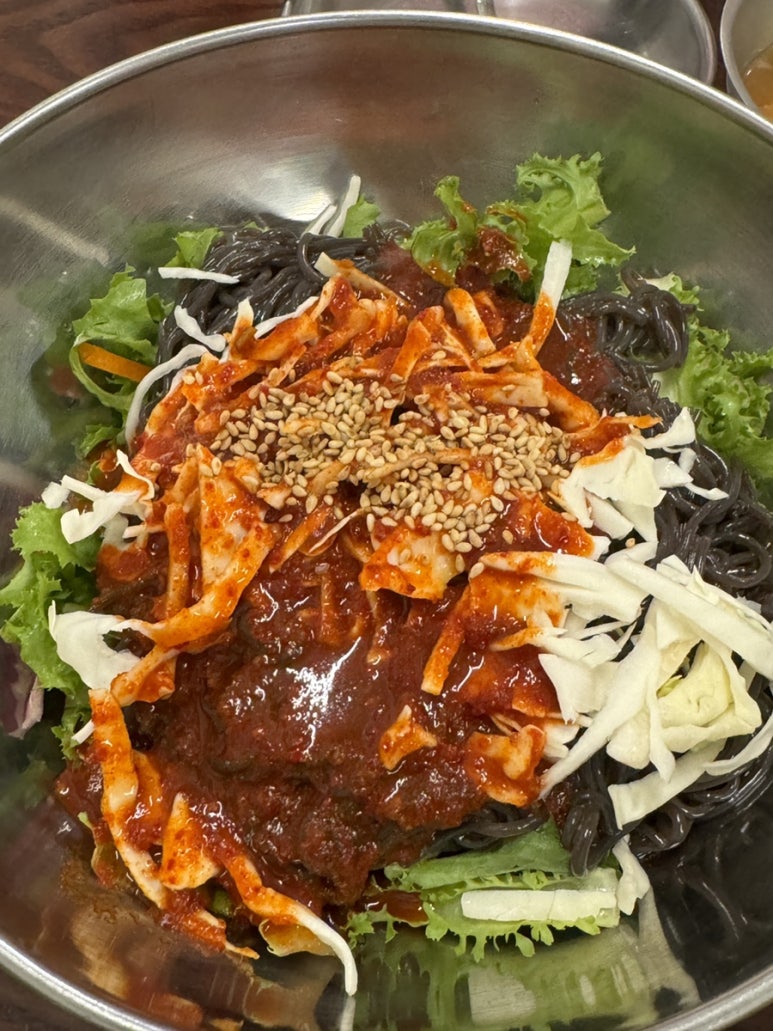 욱이족발 이미지