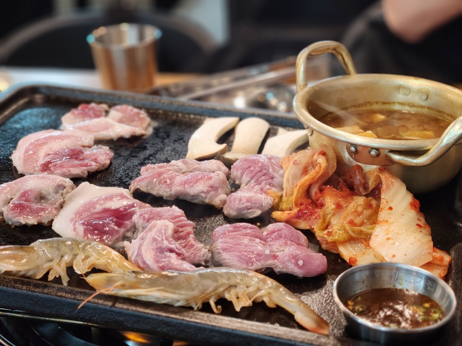 돼지네고기집 이미지
