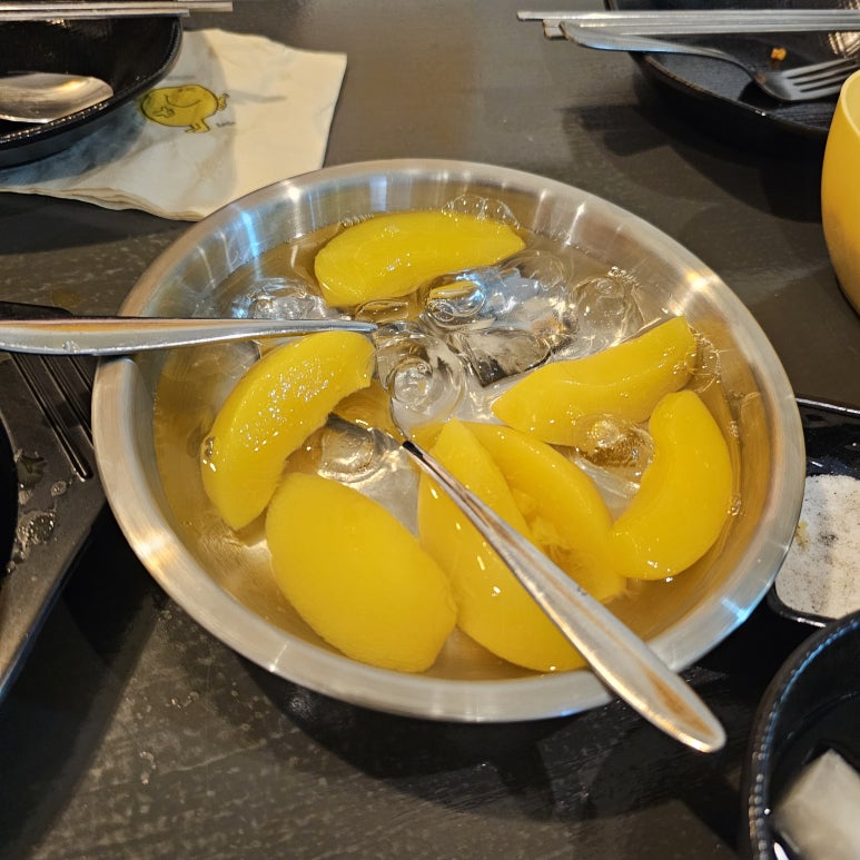 꽈리치킨 이미지