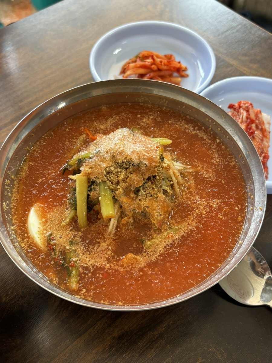 무더위 냉면 이미지