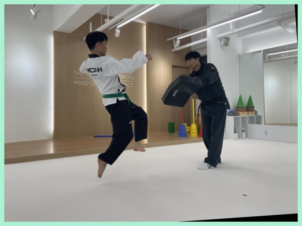 더단 이미지