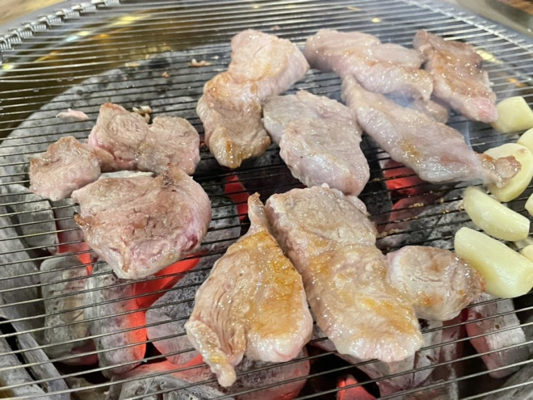 뒷고기전문점 참숯불뭉티기 이미지