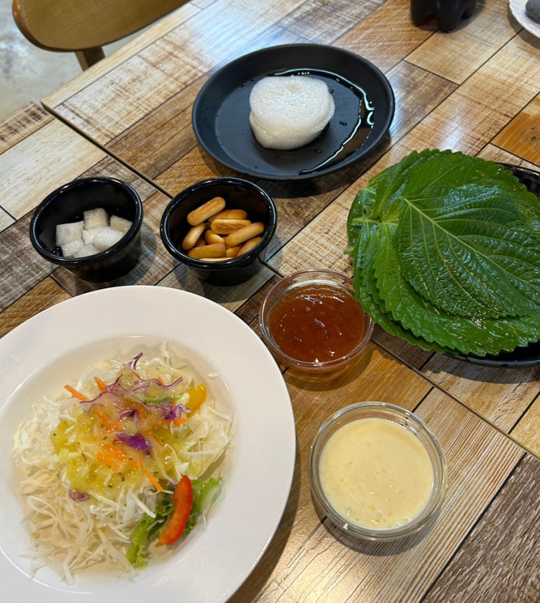 밤은짧고요순살은맛있고맥주는차가워요 이미지