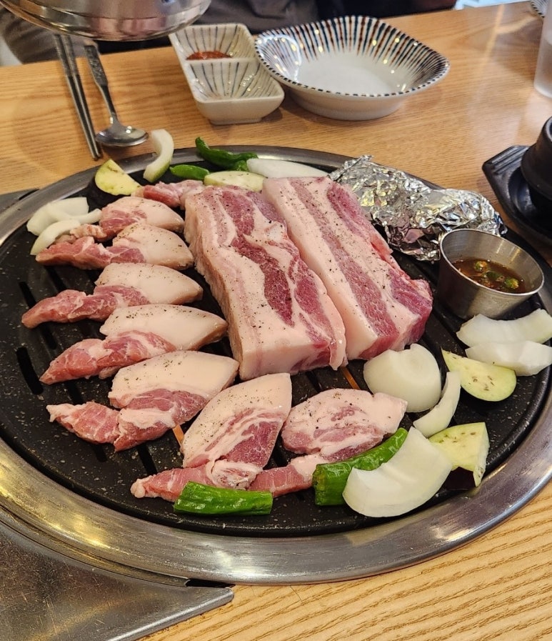 열두달제주흑돼지 이미지
