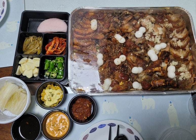 화족-화덕에직접구운족발 이미지