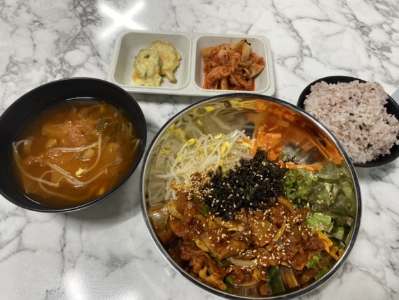 콩나물비비고삼겹살 이미지