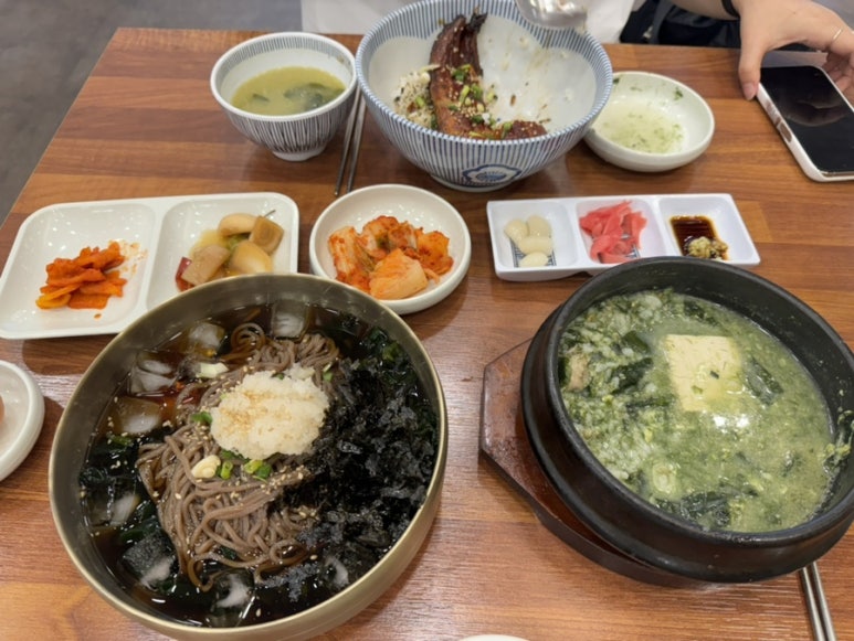운단수산최고굴국밥 이미지