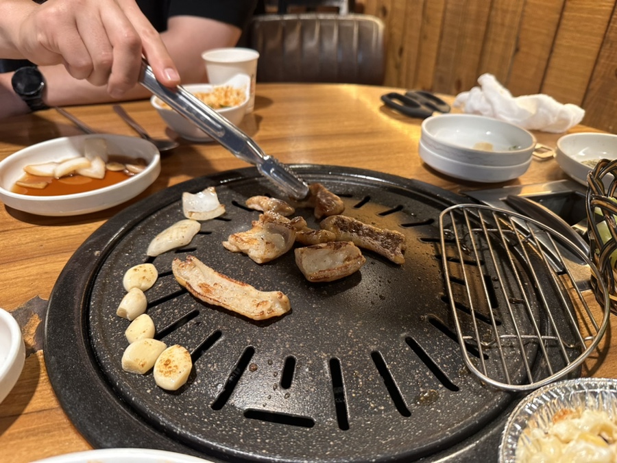 감삼돼지 이미지