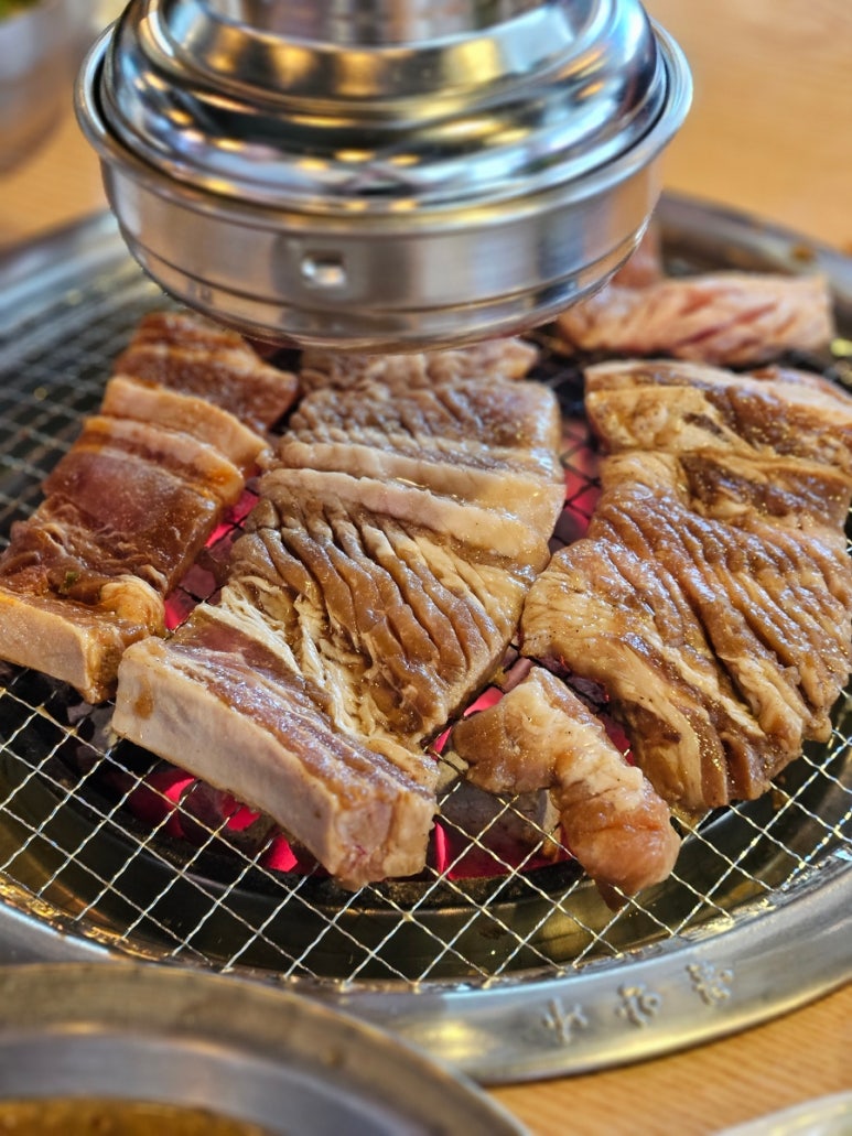 돈돈멍석숯불갈비 이미지