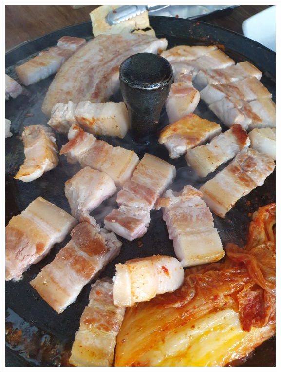 솥뚜껑삼겹살 이미지