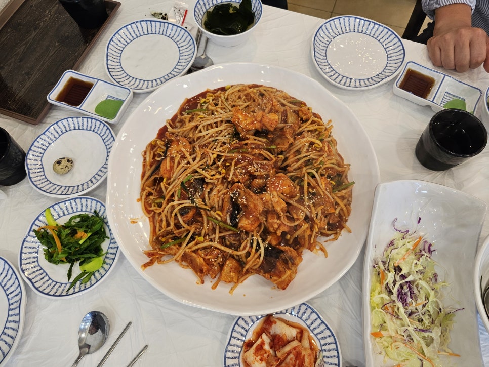 유라음식점 이미지