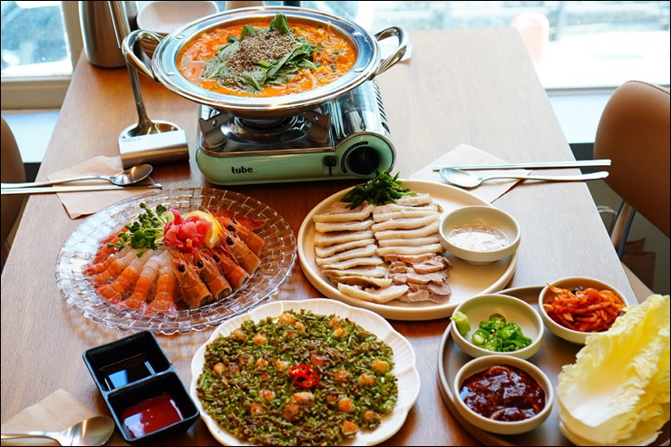 조용한술집 이미지
