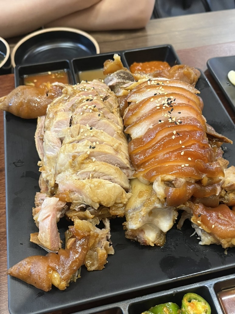 귀한족발 이미지