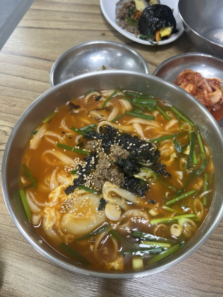 까치칼국수 이미지