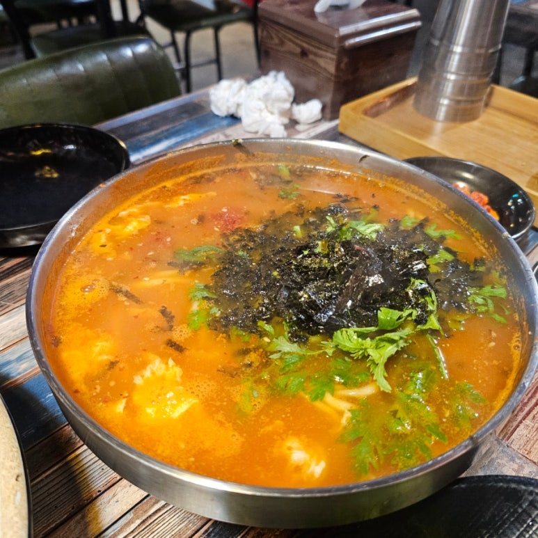 와라칼국수와족발 이미지