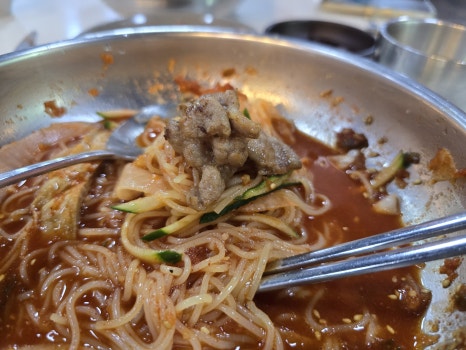 황금밀면 이미지