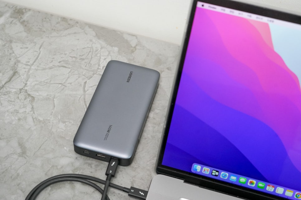 휴대용 충전 솔루션 UGREEN 25000mAh 145W 고속 충전 보조 배터리로 맥북프로 16인치 PD충전기 이미지 15
