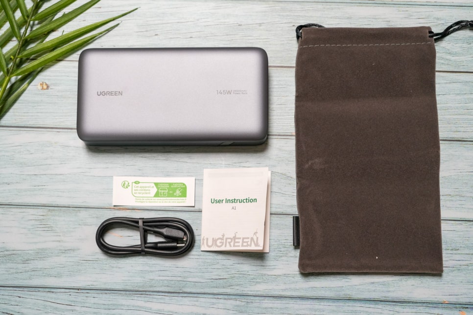 휴대용 충전 솔루션 UGREEN 25000mAh 145W 고속 충전 보조 배터리로 맥북프로 16인치 PD충전기 이미지 4