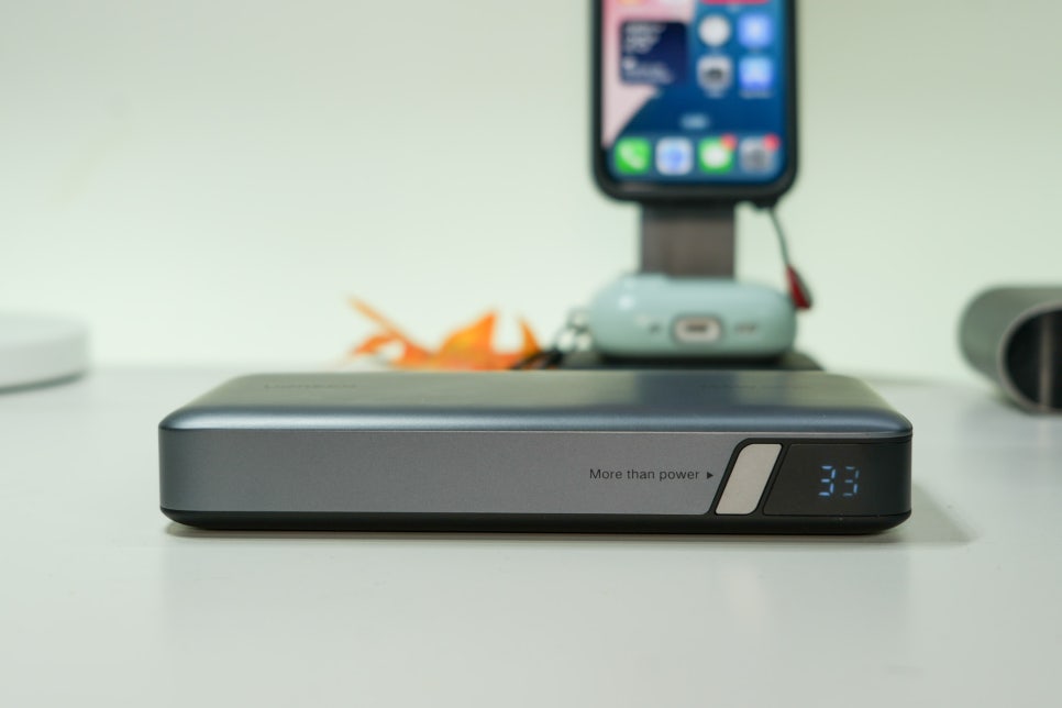 휴대용 충전 솔루션 UGREEN 25000mAh 145W 고속 충전 보조 배터리로 맥북프로 16인치 PD충전기 이미지 8