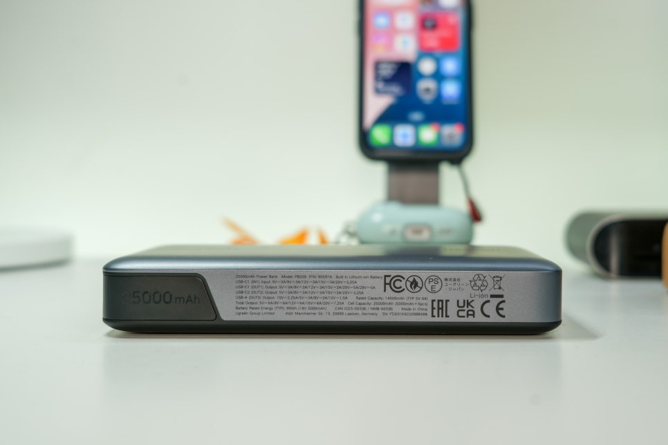 휴대용 충전 솔루션 UGREEN 25000mAh 145W 고속 충전 보조 배터리로 맥북프로 16인치 PD충전기 이미지 9