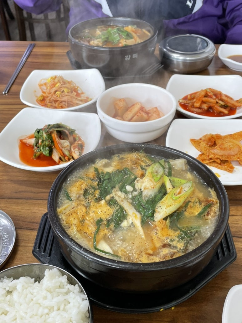 항구 전주 해장국 이미지