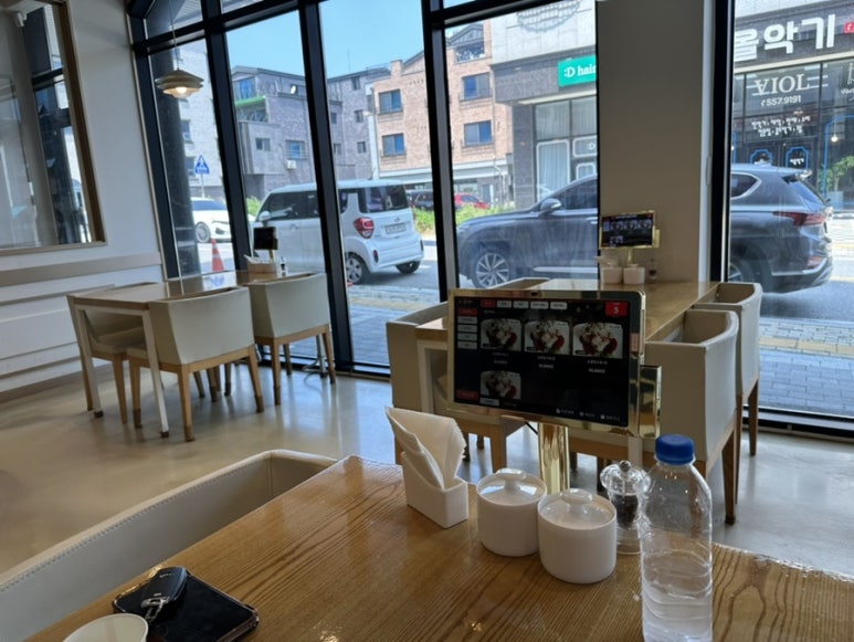 호반반점 이미지