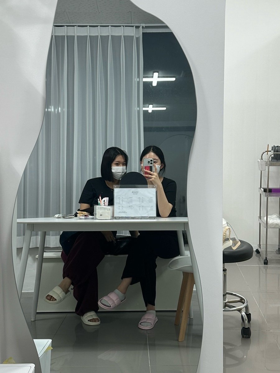 띵크브로우 이미지